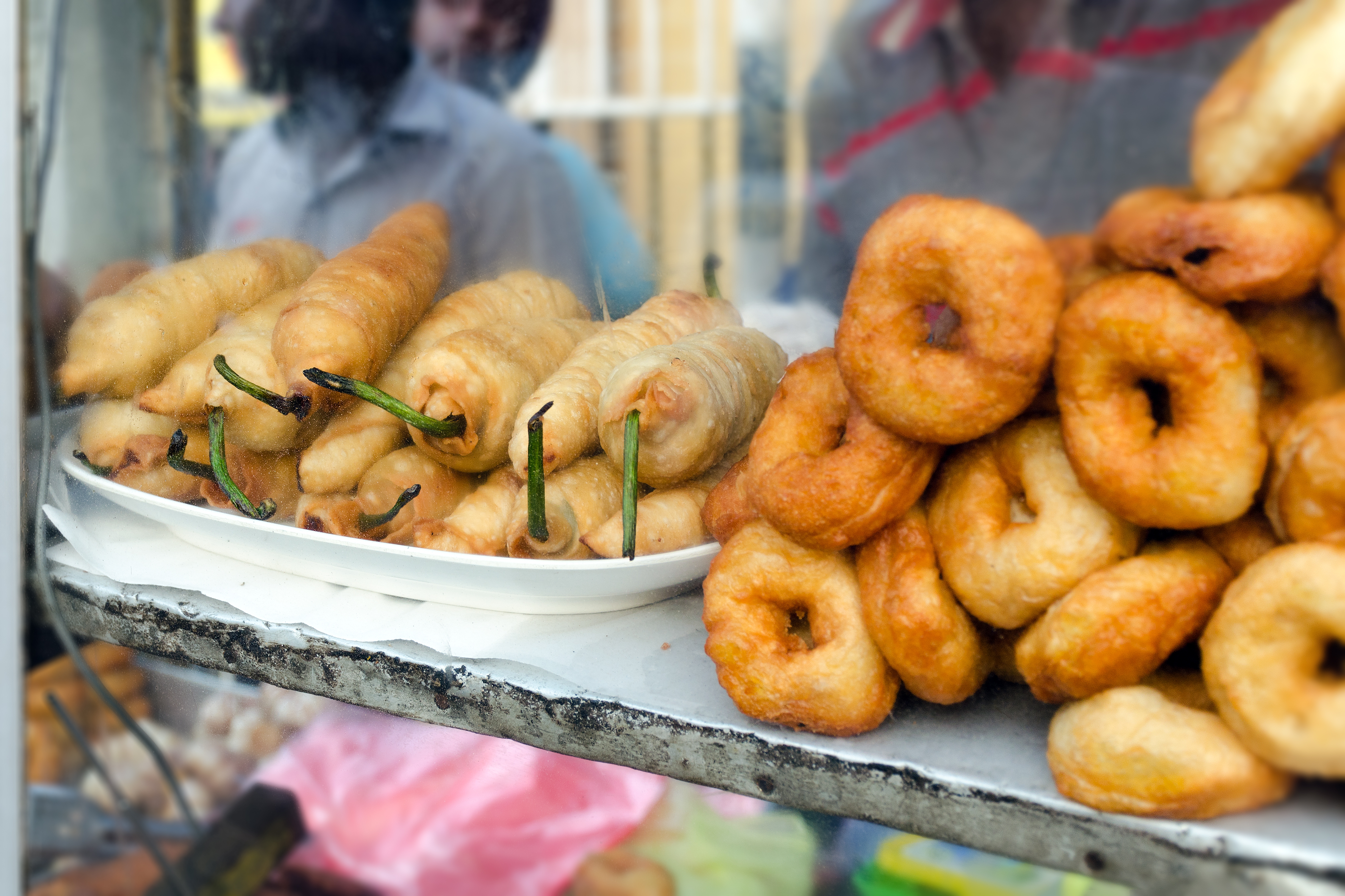 Showcase with street food in Sri Lanka.